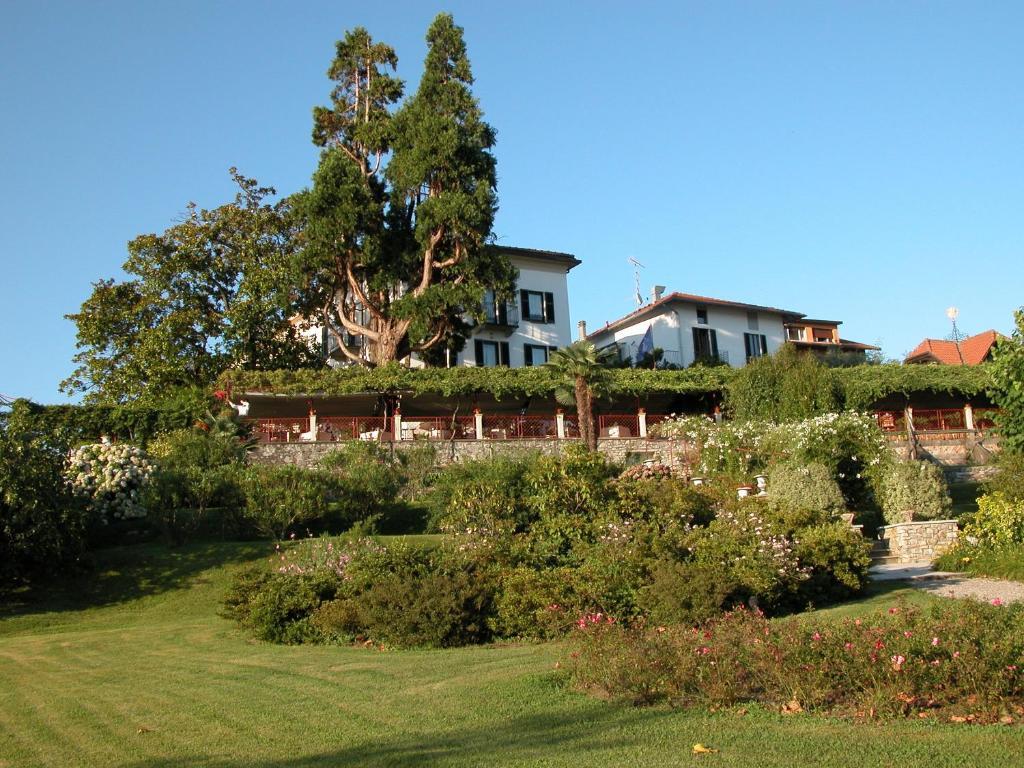 Hotel Il Sole Di Ranco Esterno foto