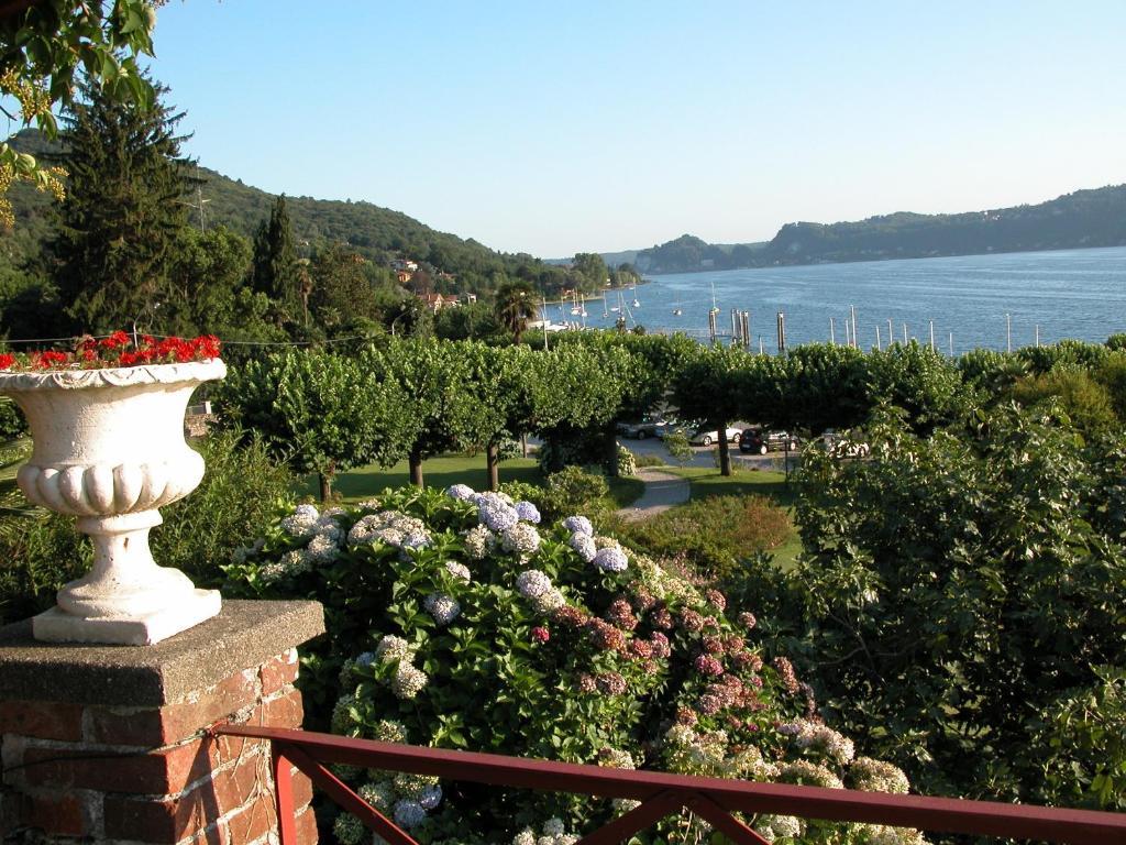 Hotel Il Sole Di Ranco Esterno foto