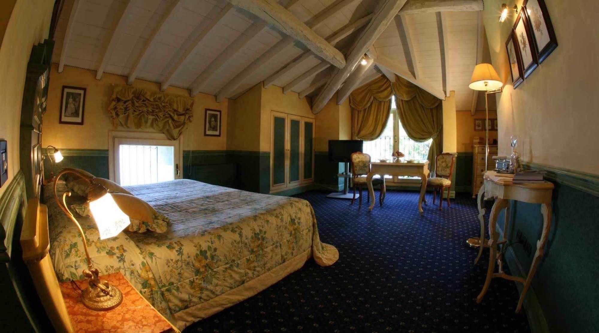 Hotel Il Sole Di Ranco Esterno foto