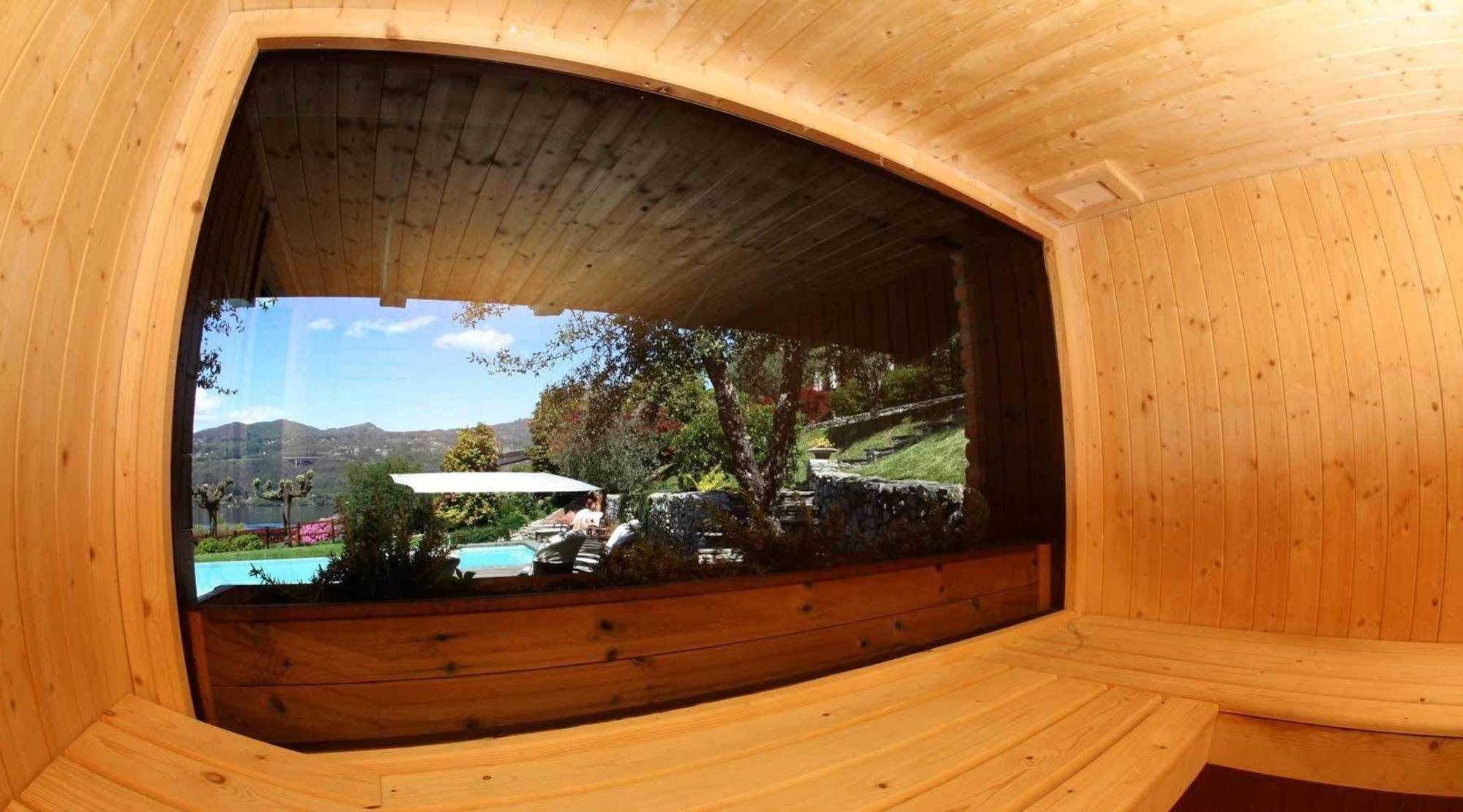 Hotel Il Sole Di Ranco Esterno foto