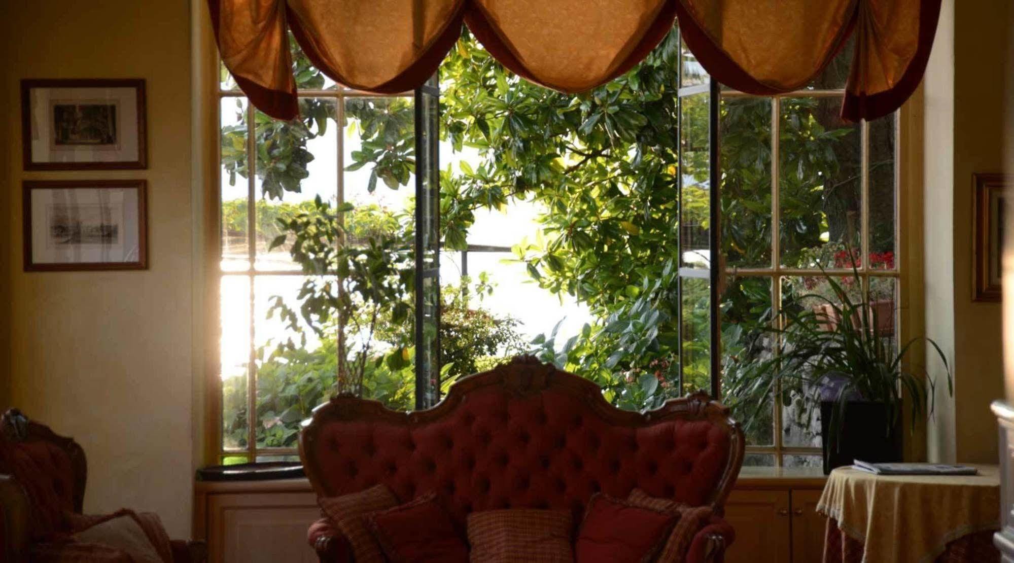 Hotel Il Sole Di Ranco Esterno foto